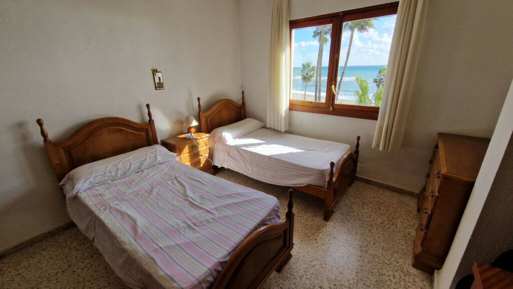 Middle Floor Apartment Estepona Málaga - image 14