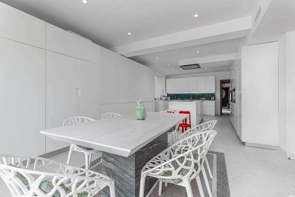 Detached Villa Estepona Málaga - image 14