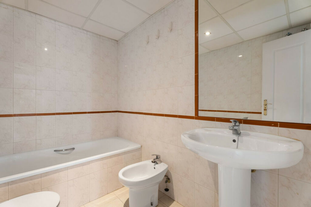 Middle Floor Apartment Torrequebrada Málaga - image 14