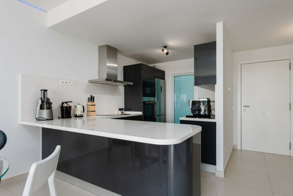 Middle Floor Apartment Higueron Málaga - image 14
