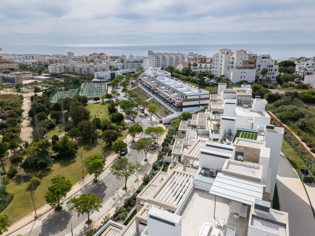 Middle Floor Apartment Estepona Málaga - image 14