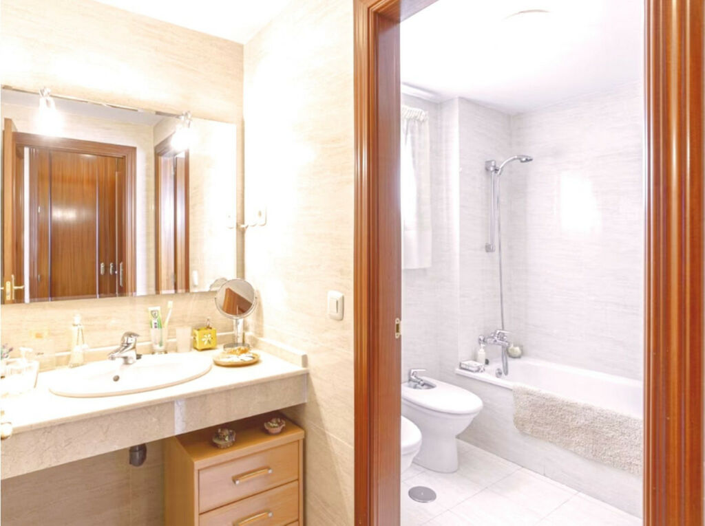 Middle Floor Apartment Fuengirola Málaga - image 14
