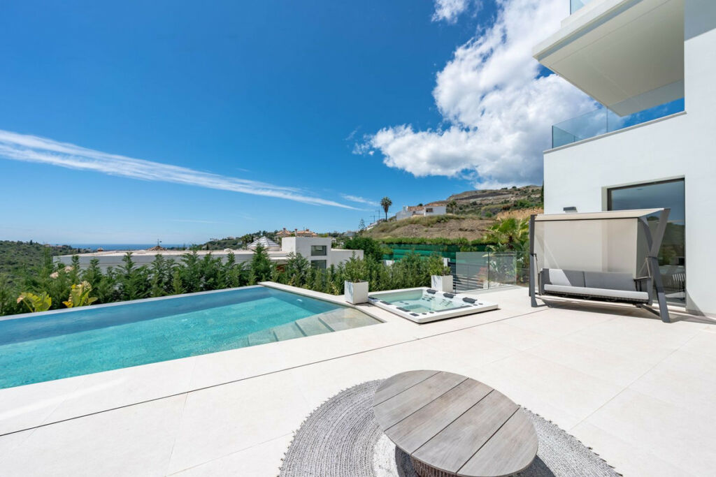 Detached Villa La Quinta Málaga - image 13