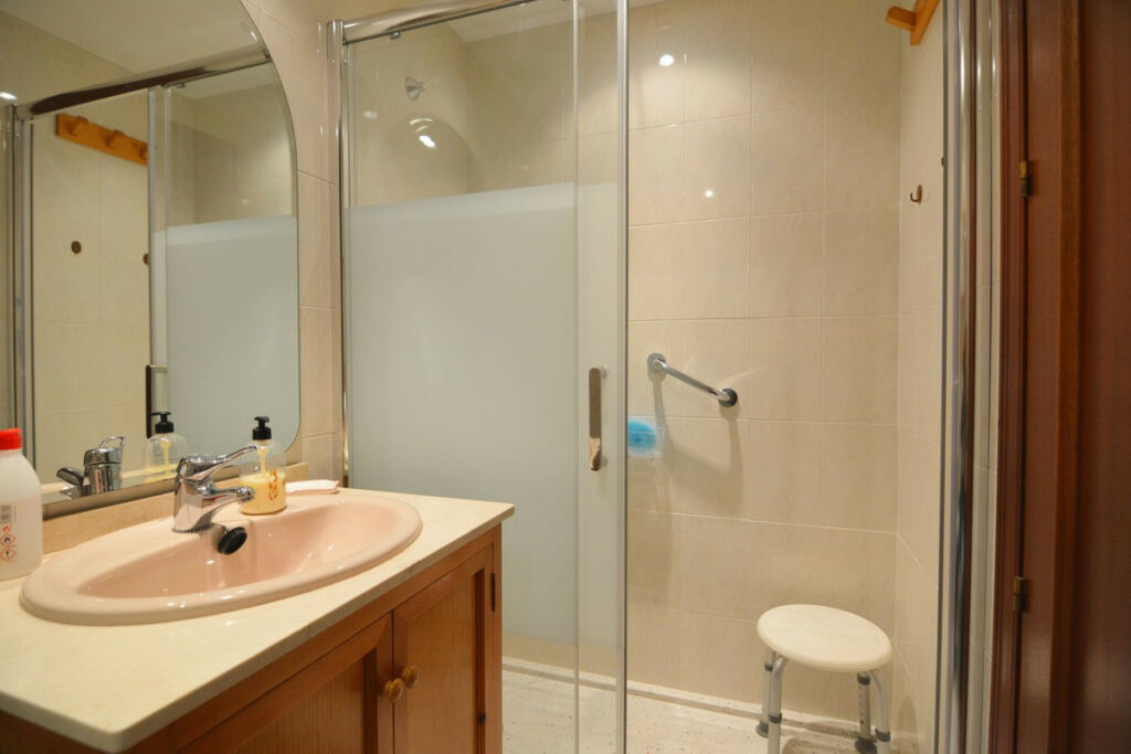 Middle Floor Apartment Los Boliches Málaga - image 14