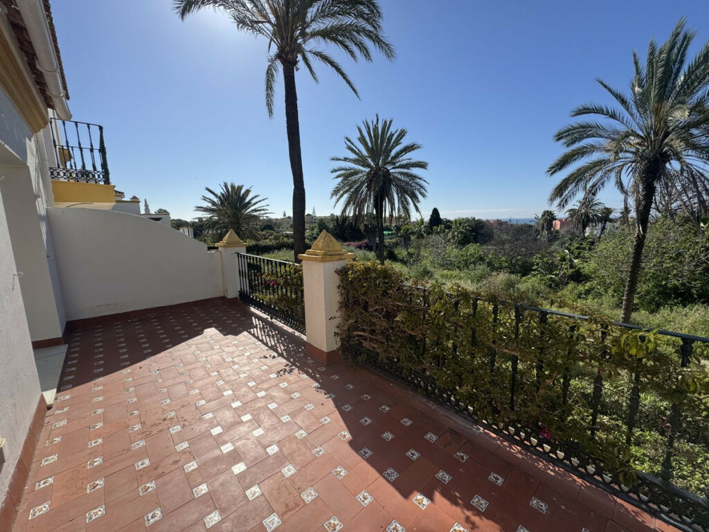 Townhouse Estepona Málaga - image 14