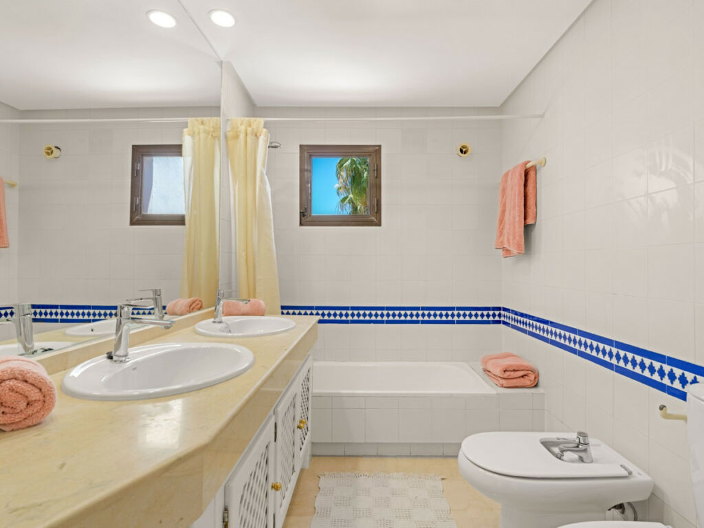 Ground Floor Apartment Los Arqueros Málaga - image 14