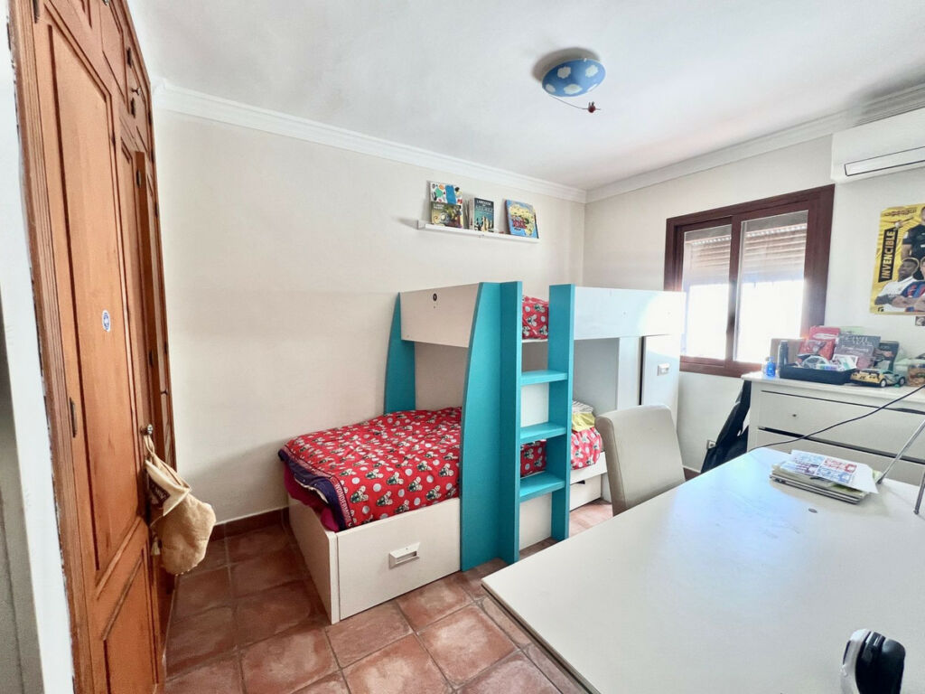 Detached Villa Nueva Andalucía Málaga - image 14
