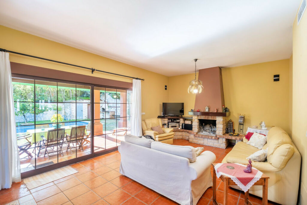 Detached Villa San Pedro de Alcántara Málaga - image 13