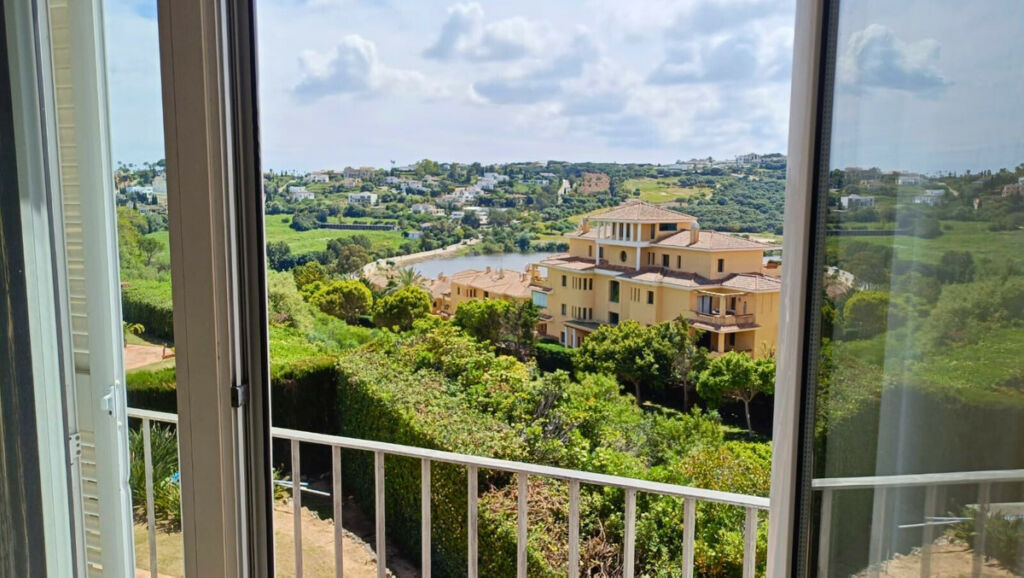 Detached Villa Sotogrande Alto Cádiz - image 14