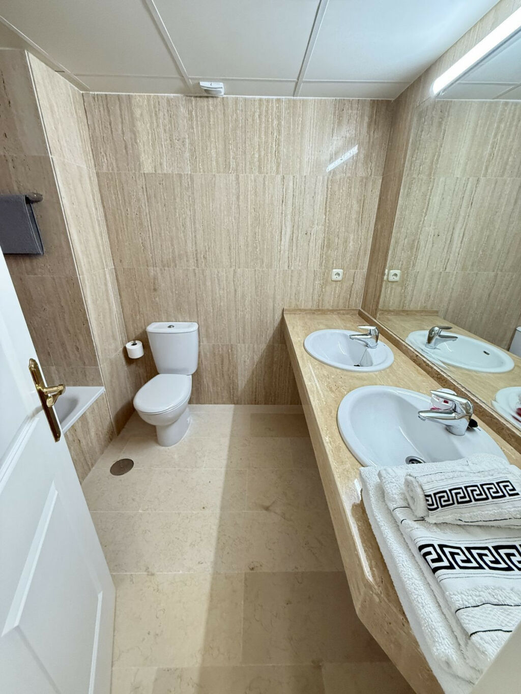 Middle Floor Apartment Elviria Málaga - image 16