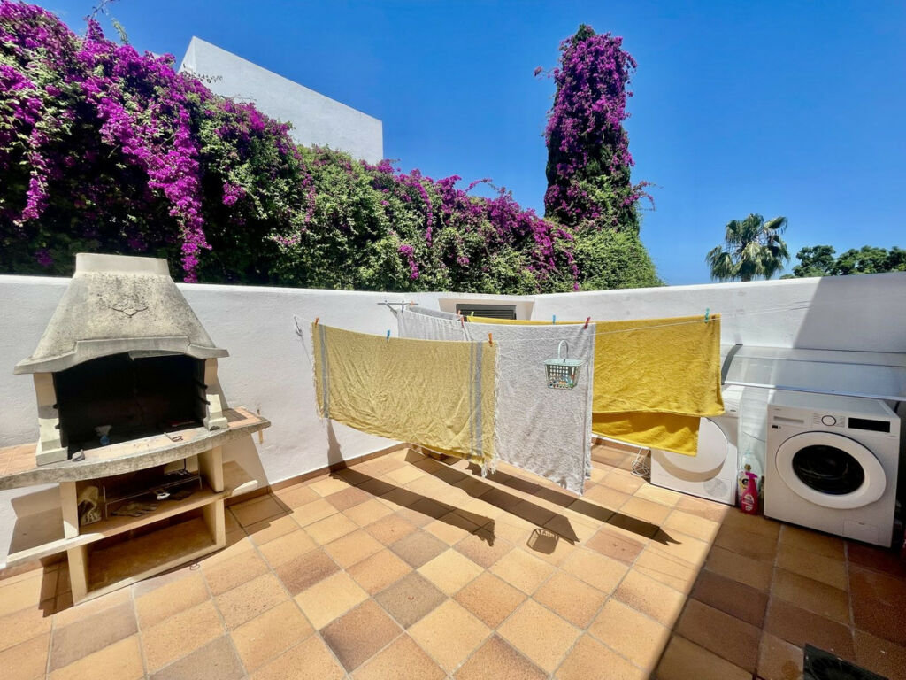 Detached Villa Sotogrande Cádiz - image 14