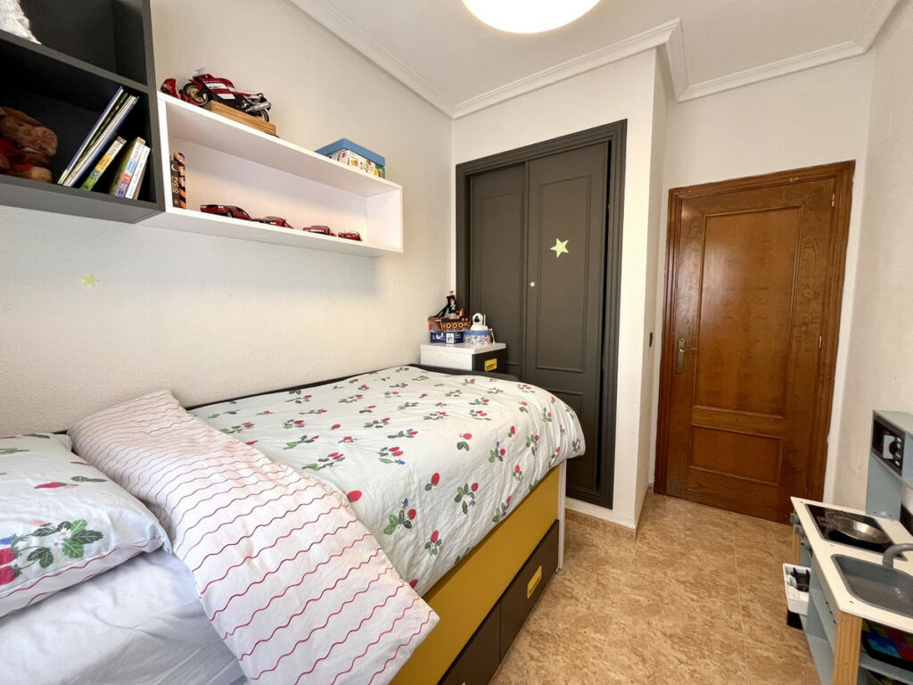 Townhouse Villamartin Alicante - image 14