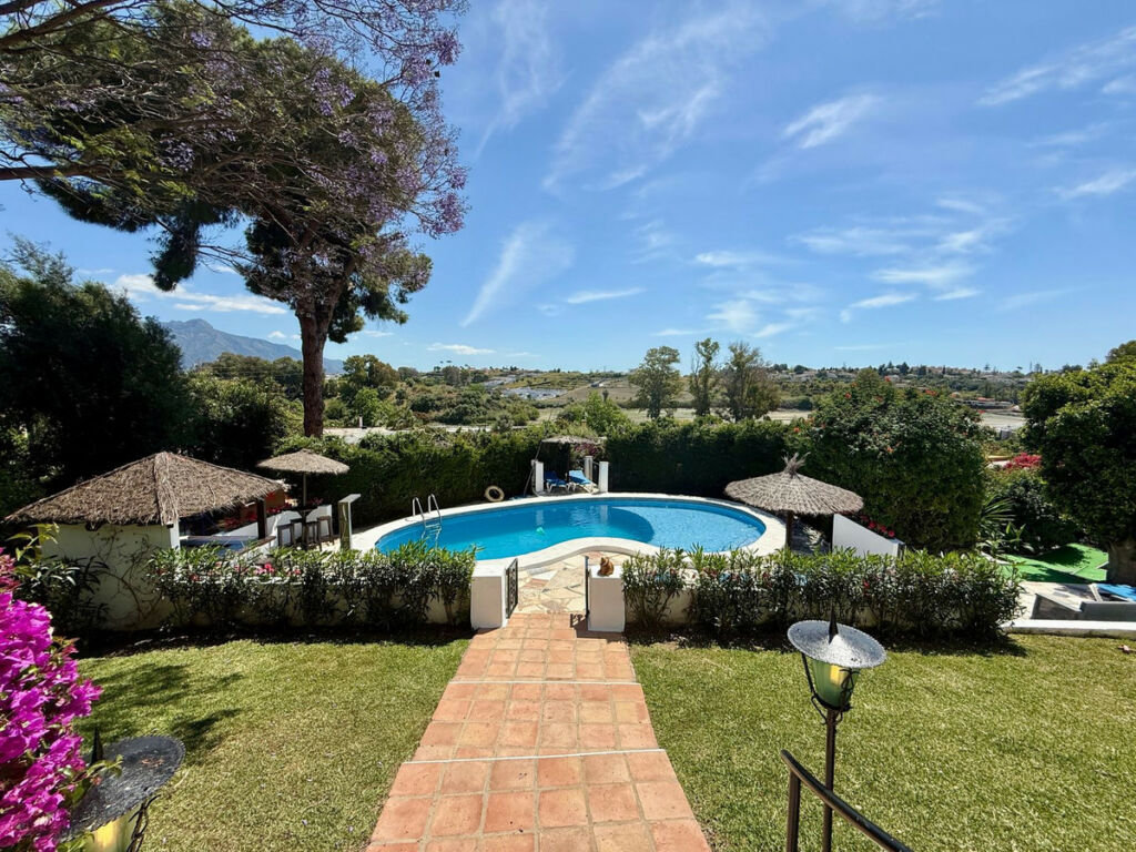 Detached Villa Guadalmina Alta Málaga - image 14