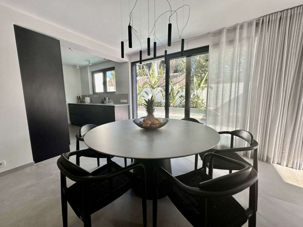 Detached Villa Puerto Banús Málaga - image 14