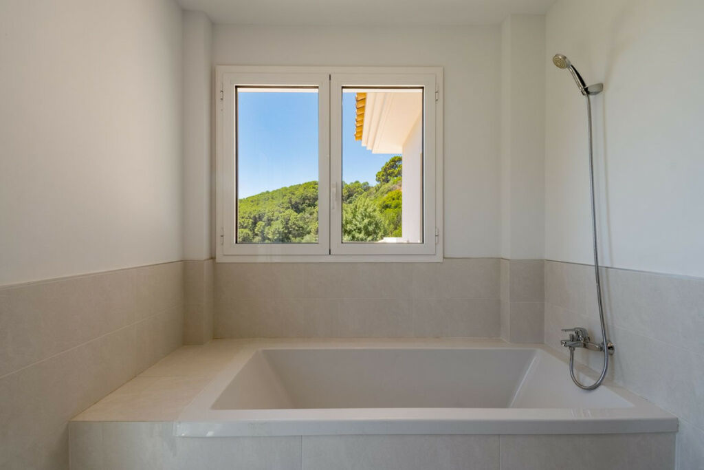 Detached Villa Benahavís Málaga - image 14
