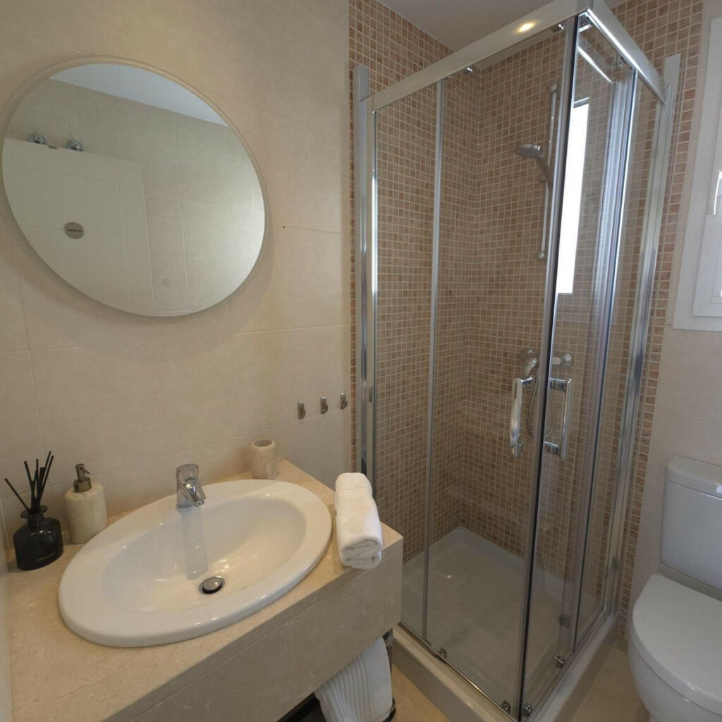 Middle Floor Apartment Valle Romano Málaga - image 14
