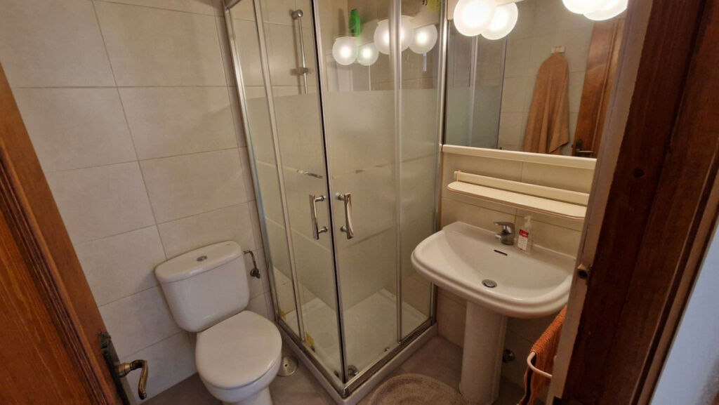 Middle Floor Apartment Estepona Málaga - image 15