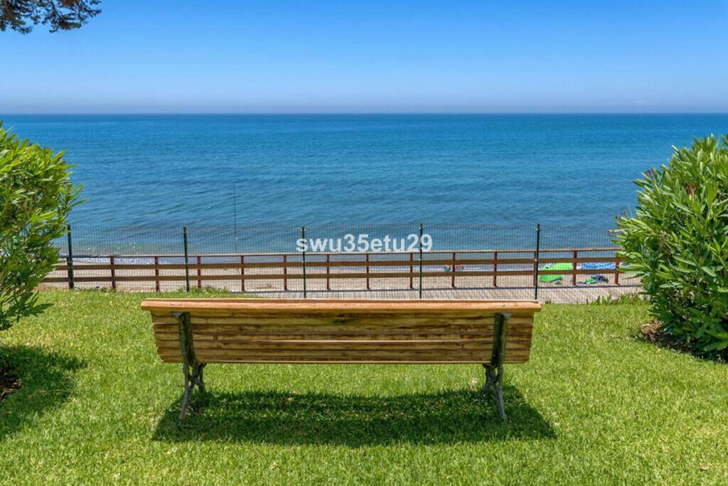 Middle Floor Apartment Calahonda Málaga - image 15
