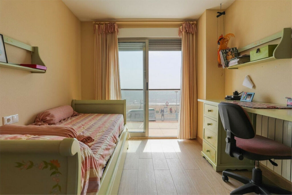 Middle Floor Apartment Torrevieja Alicante - image 13
