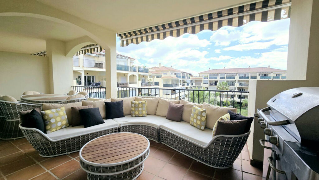 Middle Floor Apartment La Cala Hills Málaga - image 3