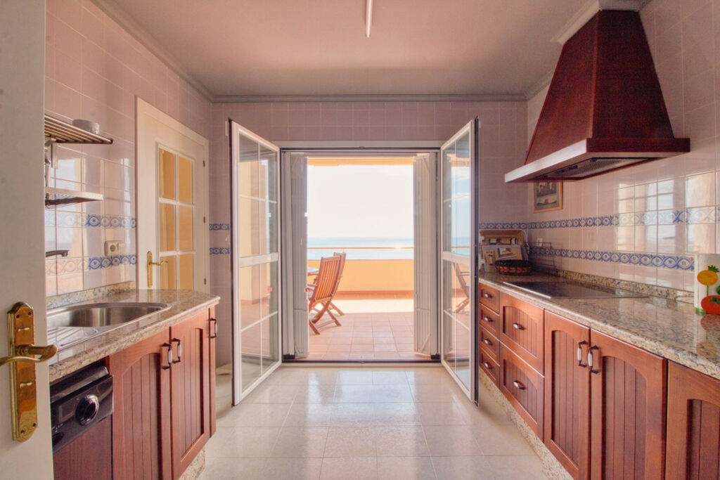 Middle Floor Apartment Manilva Málaga - image 15