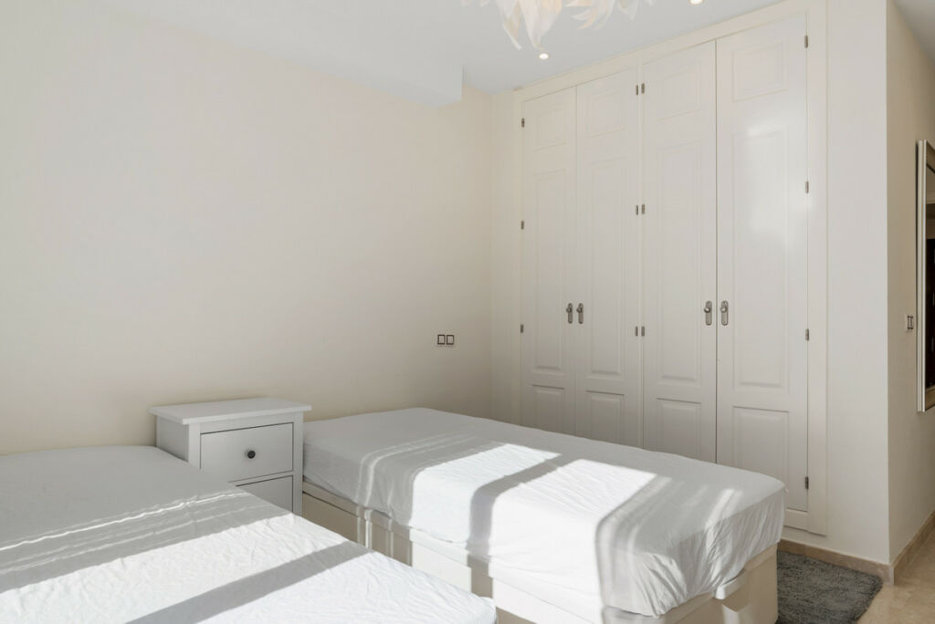 Duplex Nueva Andalucía Málaga - image 15