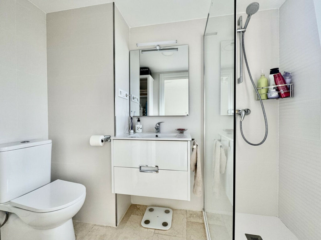 Middle Floor Apartment Fuengirola Málaga - image 17