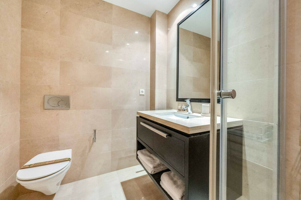 Middle Floor Apartment La Quinta Málaga - image 15