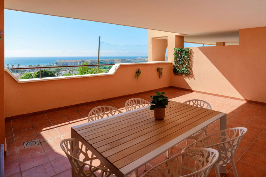 Middle Floor Apartment Casares Playa Málaga - image 15