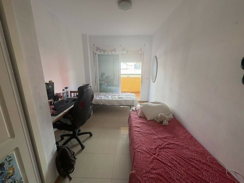 Middle Floor Apartment Los Pacos Málaga - image 15
