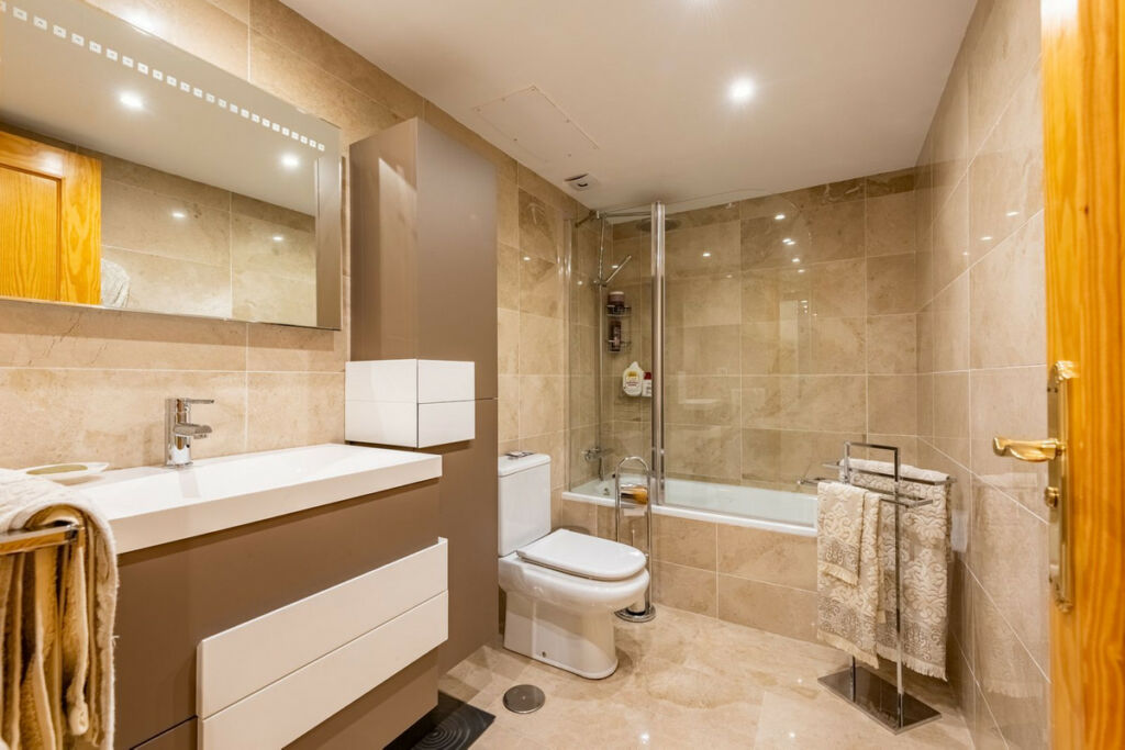 Middle Floor Apartment Benahavís Málaga - image 15
