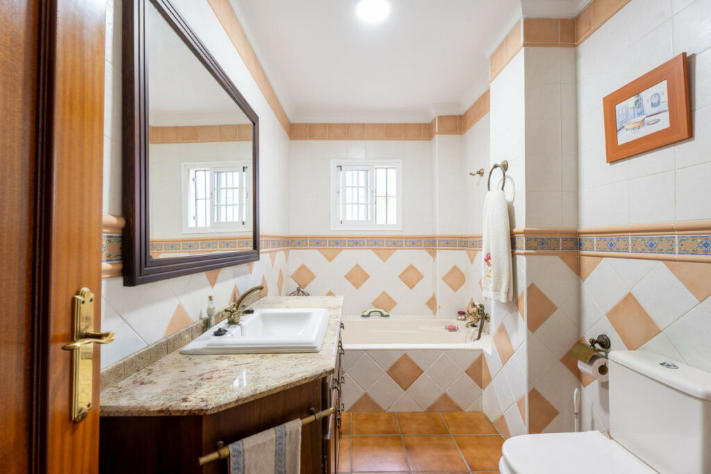 Semi-Detached House Estepona Málaga - image 16