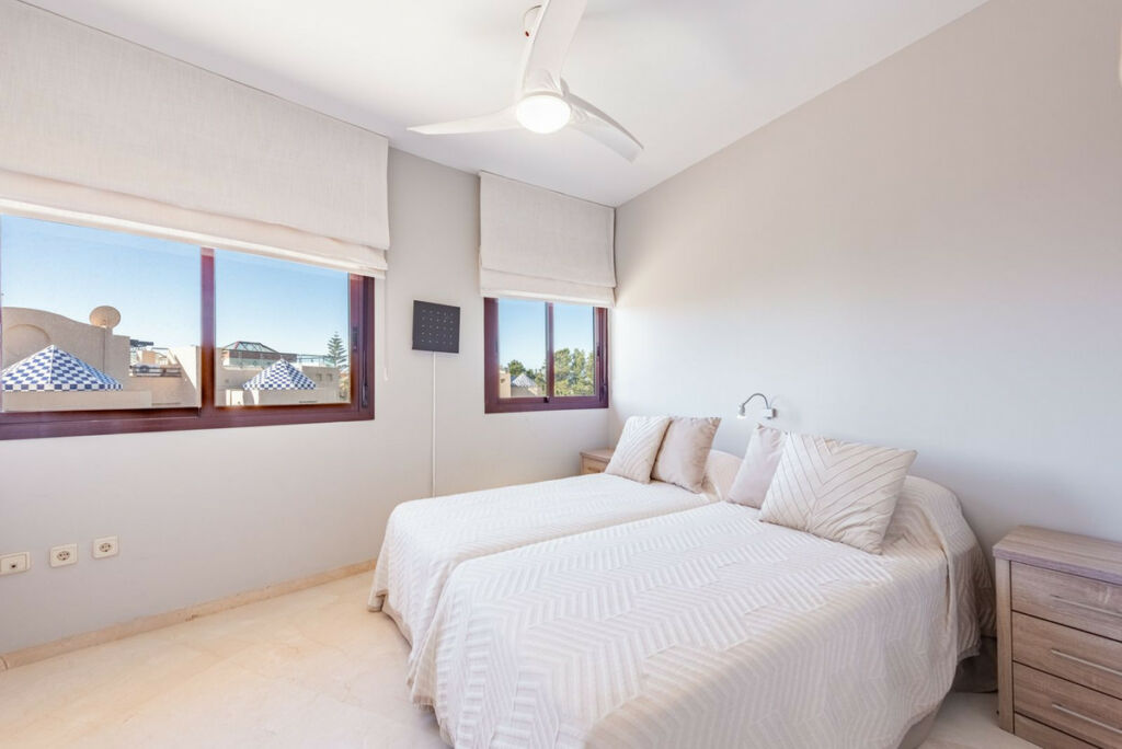 Penthouse Costalita Málaga - image 15