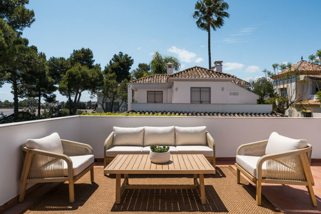 Detached Villa Nueva Andalucía Málaga - image 15