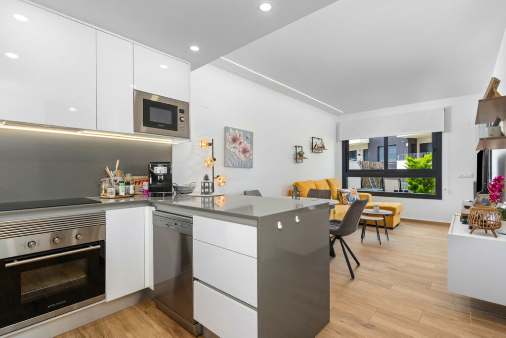Ground Floor Apartment Villamartin Alicante - image 15