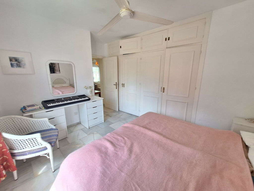 Ground Floor Apartment El Paraiso Málaga - image 15