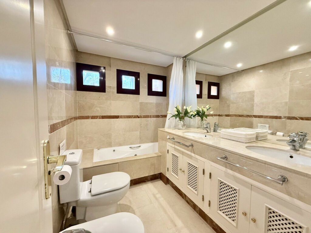 Ground Floor Apartment San Pedro de Alcántara Málaga - image 15