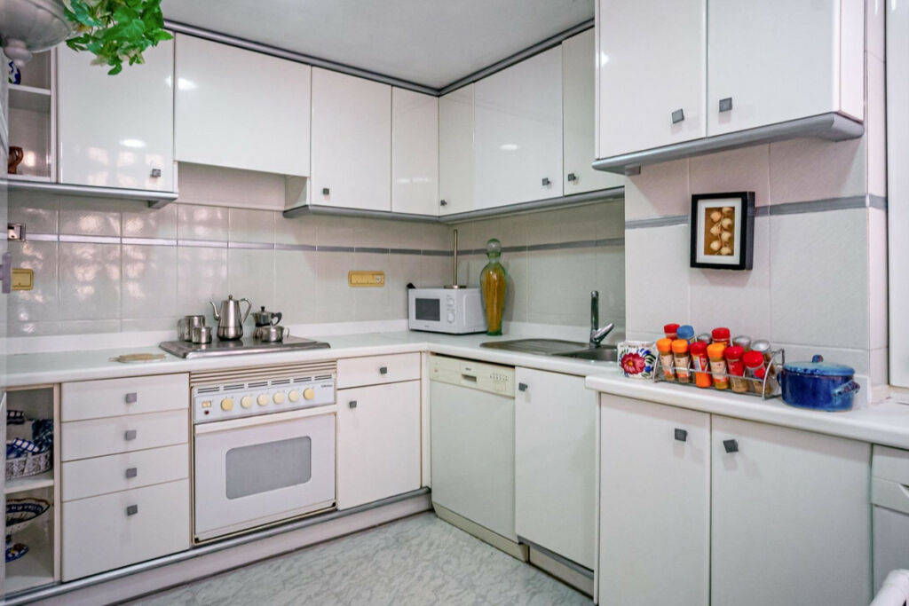 Middle Floor Apartment Benidorm Alicante - image 15