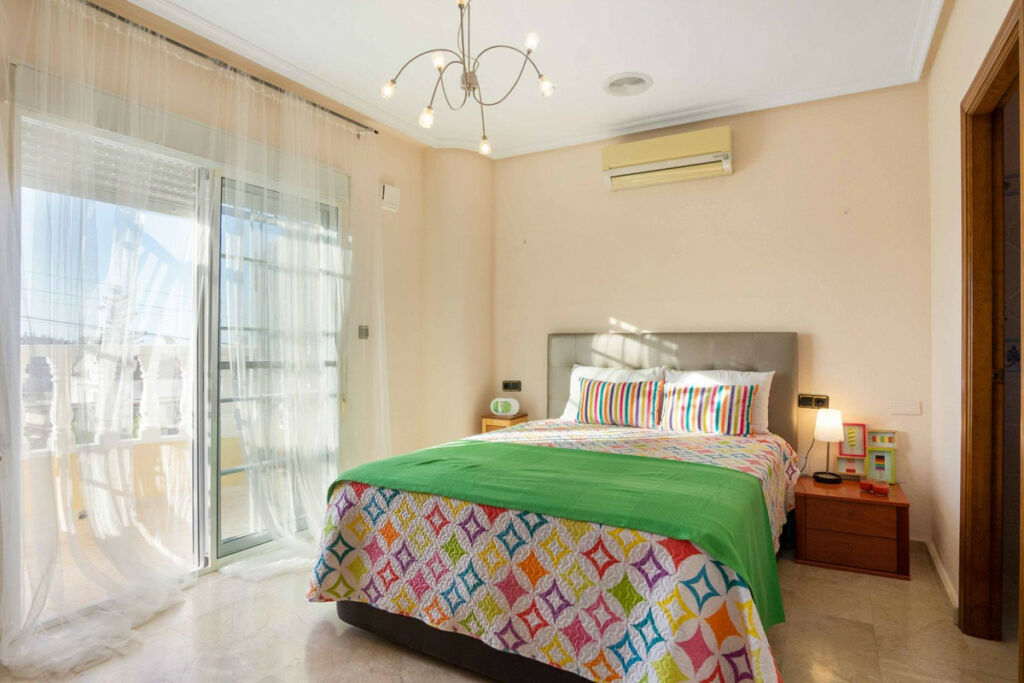 Detached Villa La Florida Alicante - image 15