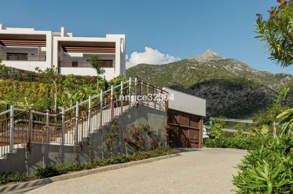 Semi-Detached House Nagüeles Málaga - image 15
