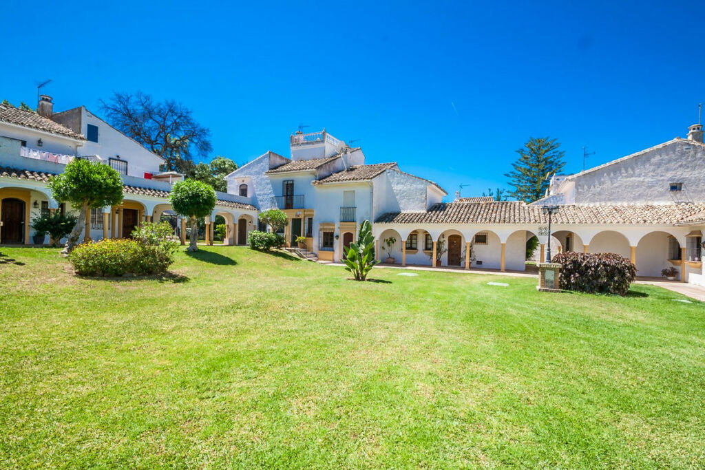 Townhouse Elviria Málaga - image 15