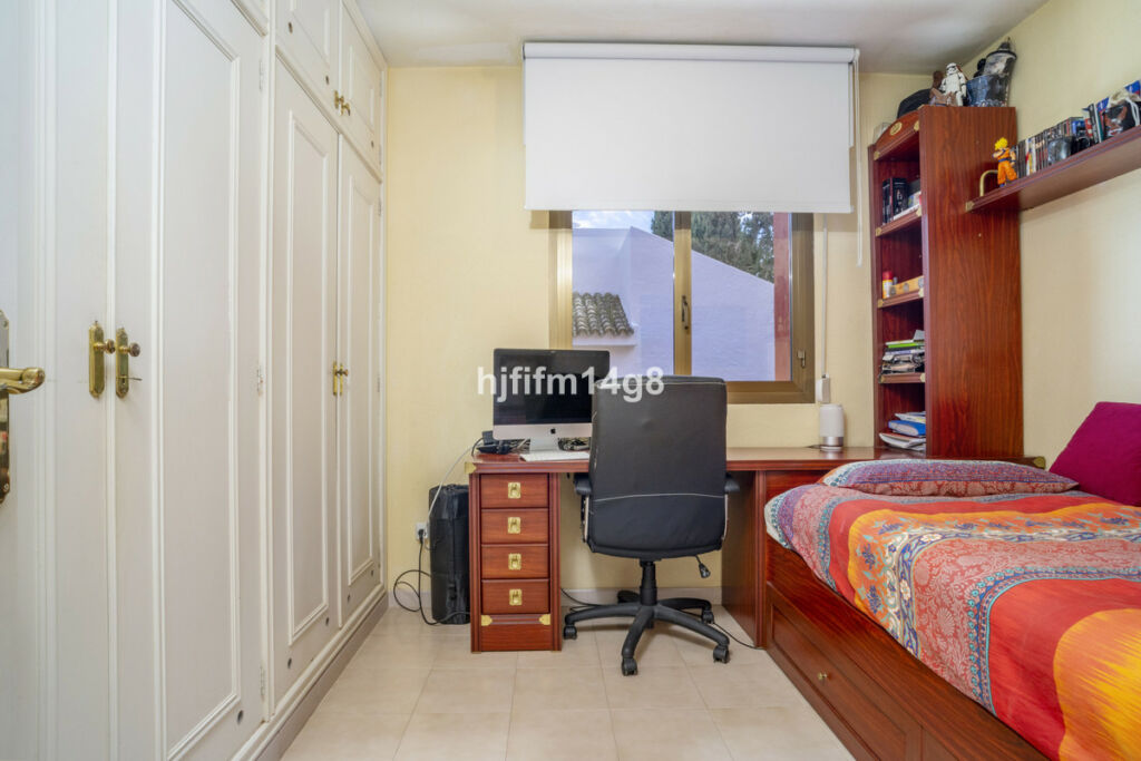 Detached Villa Nueva Andalucía Málaga - image 15