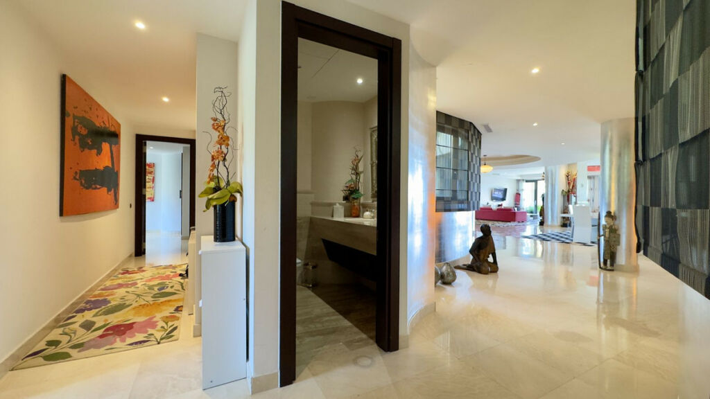 Middle Floor Apartment Puerto Banús Málaga - image 15