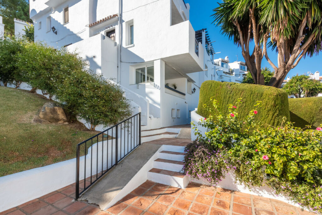 Ground Floor Apartment Benahavís Málaga - image 15