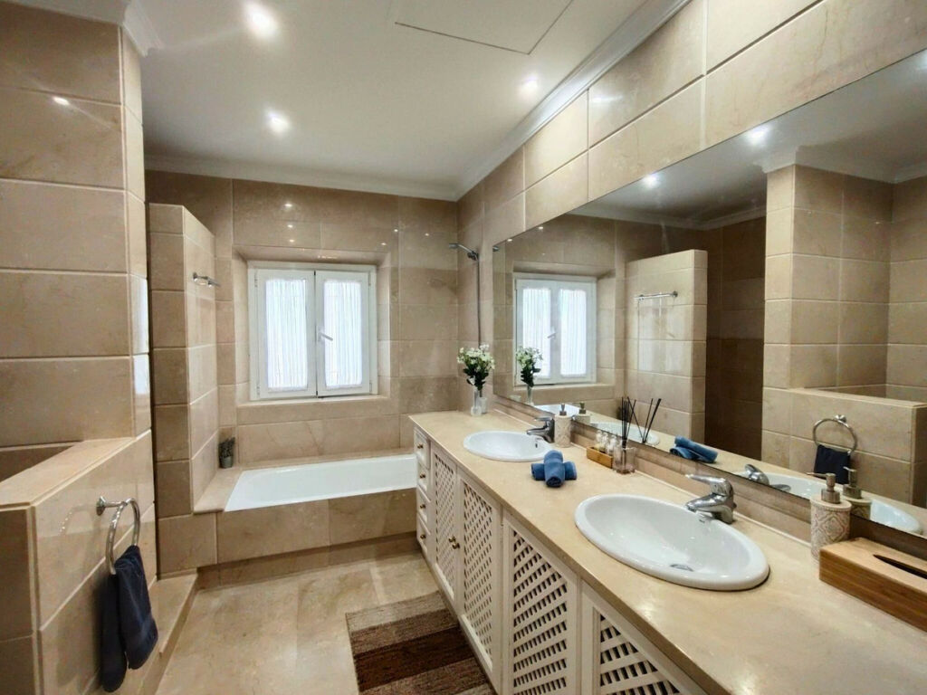 Detached Villa Sotogrande Alto Cádiz - image 15