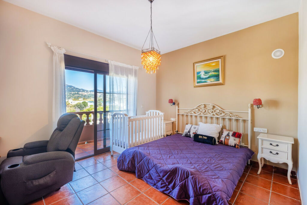Detached Villa San Pedro de Alcántara Málaga - image 15