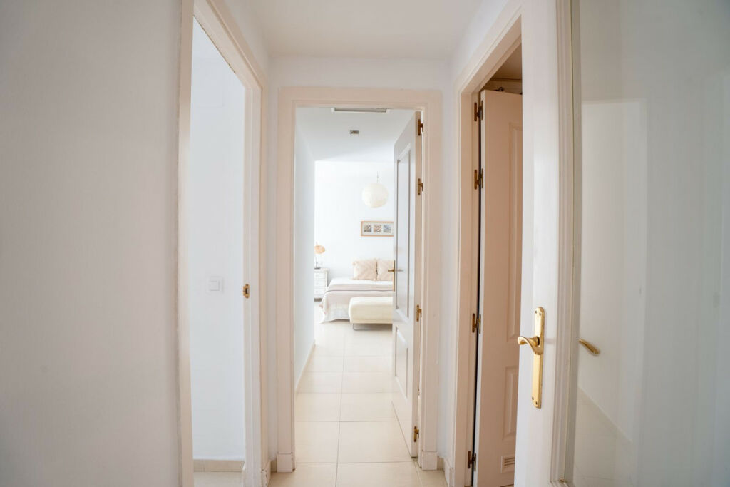 Middle Floor Apartment Torrequebrada Málaga - image 15