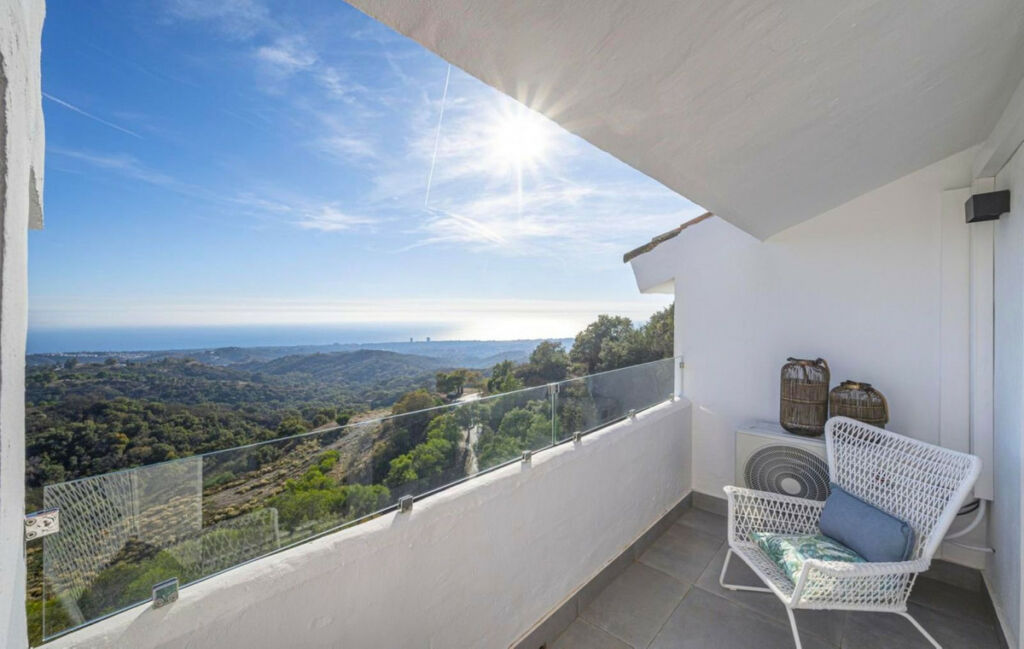 Top Floor Apartment La Mairena Málaga - image 15