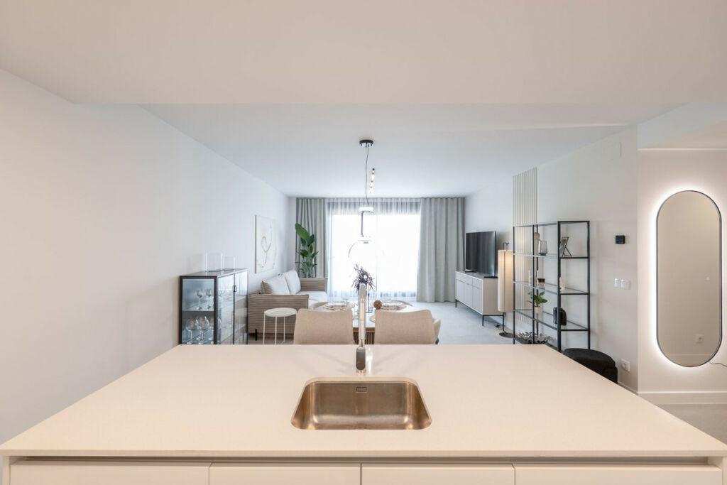 Middle Floor Apartment Estepona Málaga - image 20