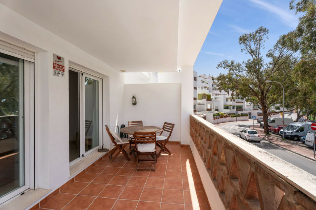Middle Floor Apartment Torrequebrada Málaga - image 16